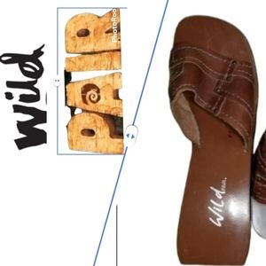 🎖NWOT Vintage Wild Pair Sandals🌈(COPY)